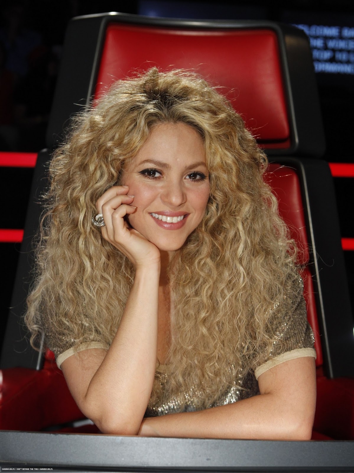 Shakira no renuncia a sus rizos naturales y los luce en muchas ocasiones