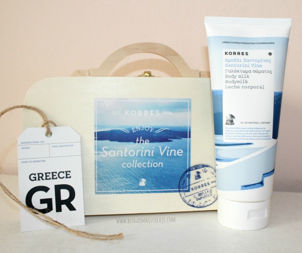 La monísima maletita que me invitaba a viajar a Santorini con Korres... os la mostré en Instagram (@blogdemaquillaje)