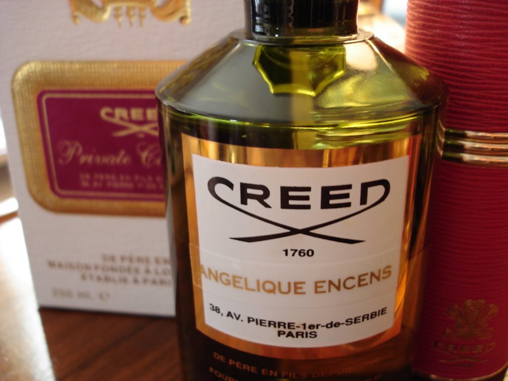 Uno de los últimos frascos a la venta de Angelique Encens de Creed (foto del blog Blogdorf Goodman)