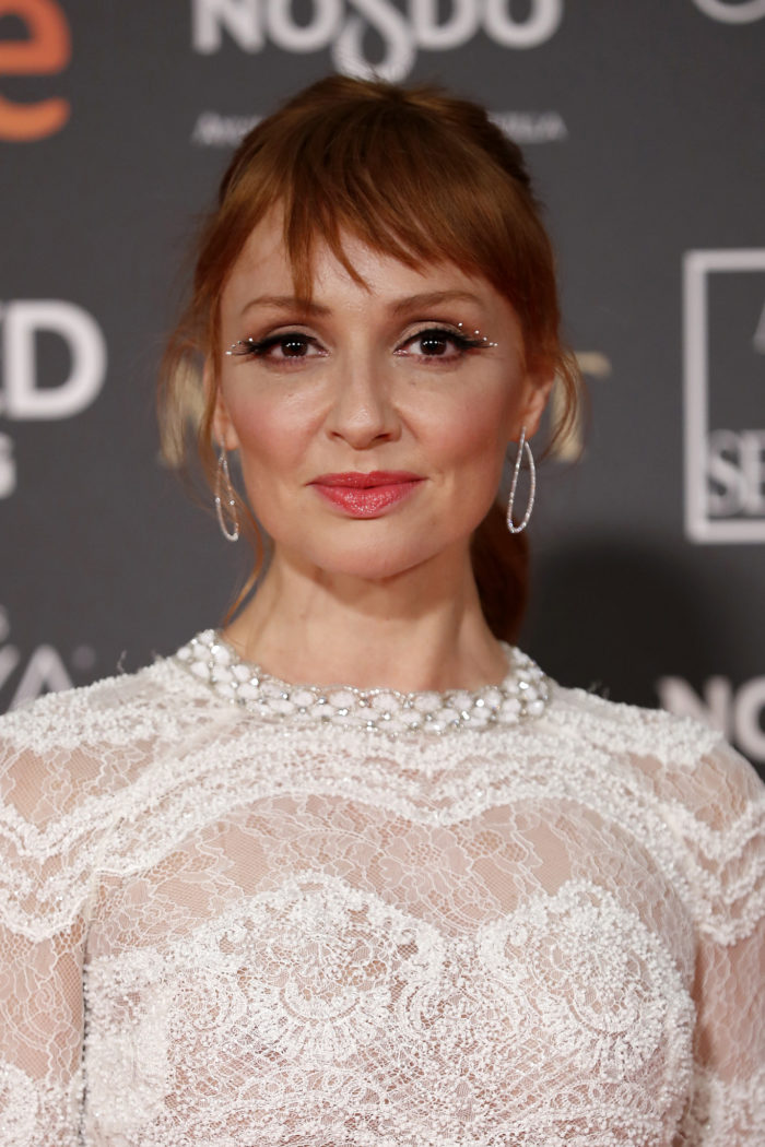 Cristina Castaño con un maquillaje elaborado por Eva Escolano en la alfombra roja de los Premios Goya 2019