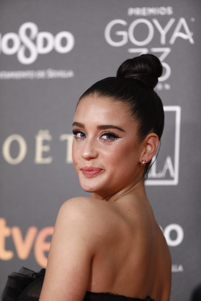El maquillaje de ojos con strass de María Pedraza, protagonista de uno de los mejores looks de belleza de los Goya 2019