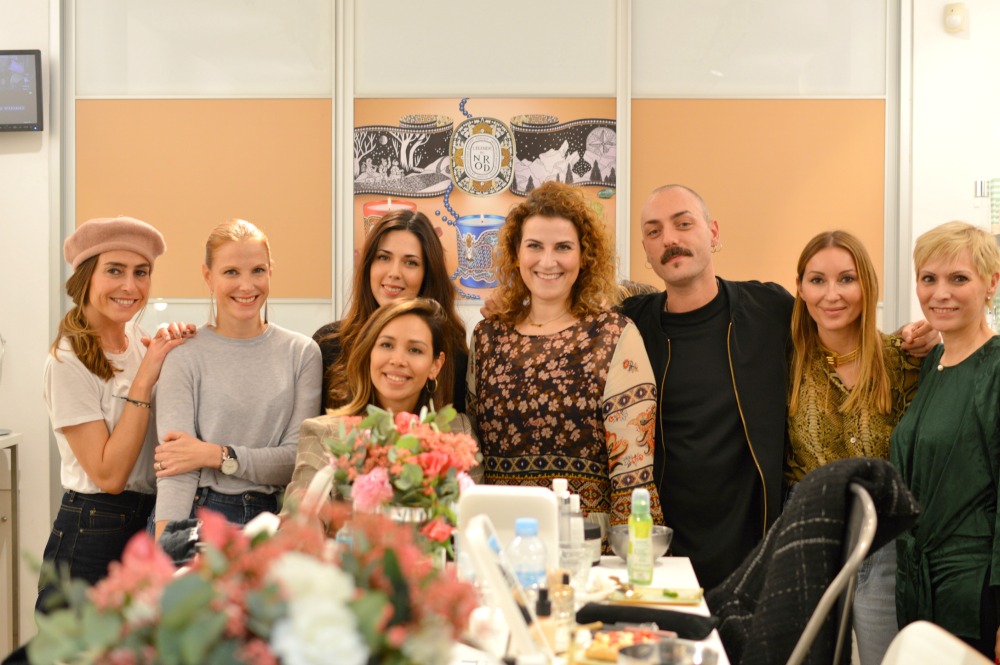 El grupo de blogueras e instagramers que asistimos al taller de Perricone, junto al maquillador Miquel Cristóbal