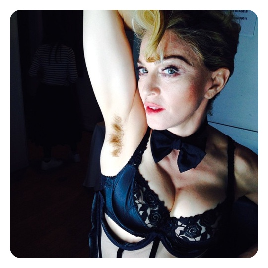 Madonna muestra sus axilas sin depilar y su apoyo al movimiento Sobaquember