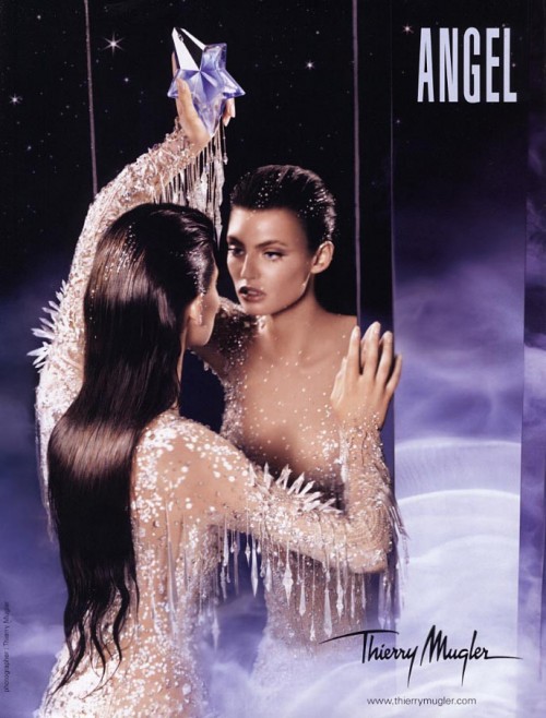 La modelo Bianca Balti en el cartel del perfume Angel